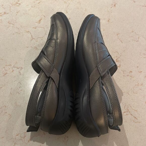 Comfort shoes with strap SZ 7 - Picture 3 of 9